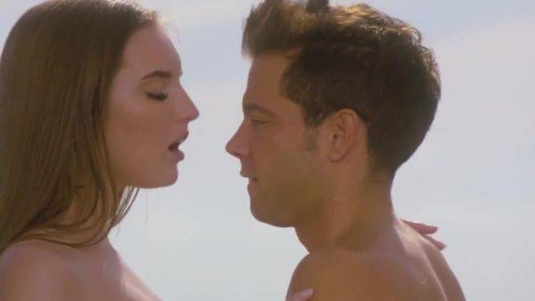 This couple's first stop on vacation was wild sex - upornia.com on poweredporn.com