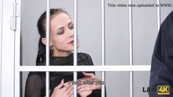 Nicole Love deepthroats and pleases security guard instead of her client in Insatiable Law4k video - sexu.com on poweredporn.com