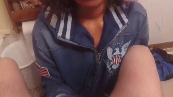 Lily, the hot Indian wife, goes wild with a BBC in the toilet - sexu.com - India on poweredporn.com