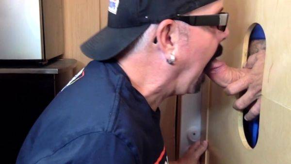 Mature gloryhole DILF sucks BFs cock - drtuber.com on poweredporn.com