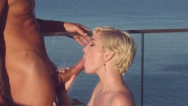 Anonymous sex is always best on vacation - upornia.com on poweredporn.com