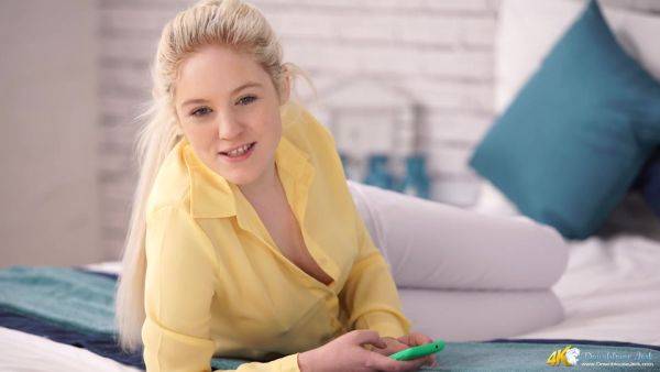 Amy Rose in Jealous Sister - DownblouseJerk - hotmovs.com on poweredporn.com