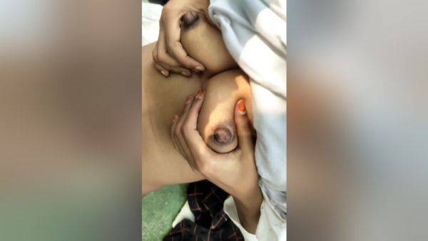 Bench Pai Bitha Ke Choda Khule Mai - desi-porntube.com - India on poweredporn.com