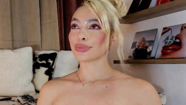 Blonde bimbo gets her many orgasms - drtuber.com on poweredporn.com