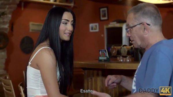 Anna Rose begs for more from her daddy in hot amateur video - sexu.com on poweredporn.com