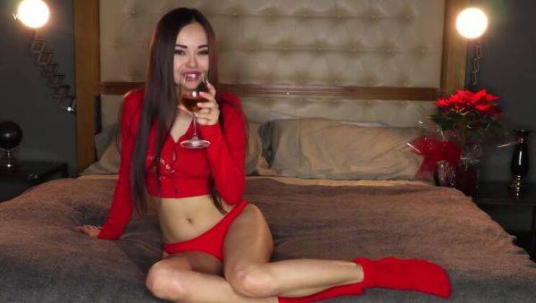 Li Moon's Christmas Joy - xxxfiles.com on poweredporn.com