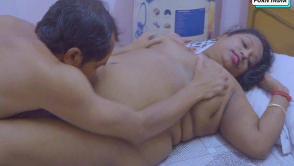 Desi Hot Bhabhi Gets Fucked By Boss - hclips.com on poweredporn.com