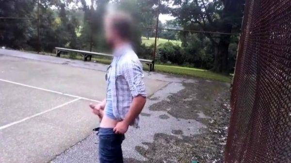 Park Jerk - drtuber.com on poweredporn.com