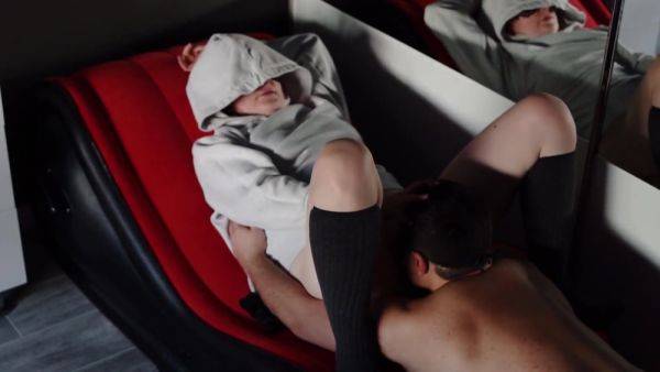 I Entice My Roommate To Give Me His Cock - videomanysex.com on poweredporn.com