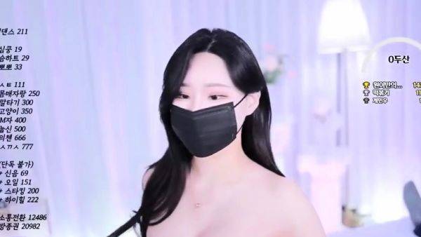 Blonde amateur gives webcam show with toys - drtuber.com - Japan on poweredporn.com