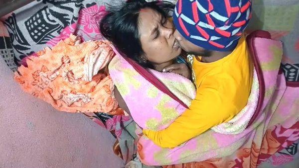 Desi Maida Ko Pelae Kar Di Raat Me Sande Ko - videohdzog.com on poweredporn.com