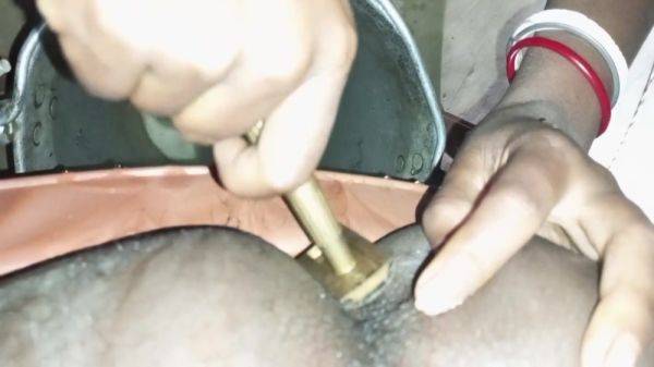 Biwi Ne Khud Ki Bhi Bal Kati Aur Mera Bhi - hclips.com on poweredporn.com