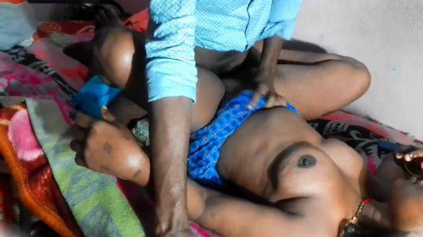 Bebi Ko Mota Land Gusa Diya Raat Me Chupke Se - videohdzog.com - Britain on poweredporn.com