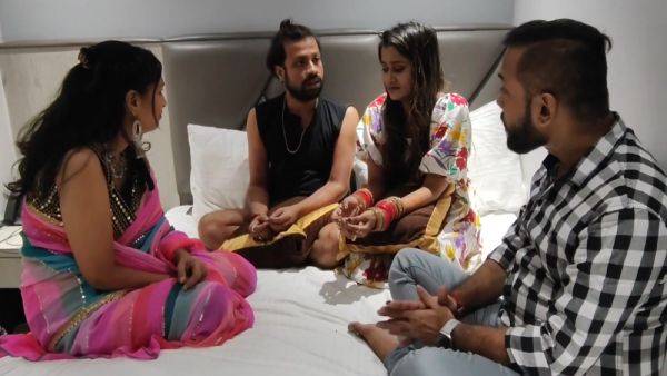 Mature Indian Aunty Teaching Her Young Lover How To Do Sex - desi-porntube.com - India on poweredporn.com