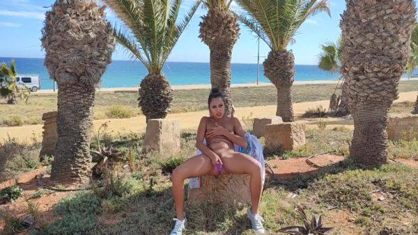 Latina Naked Slut In Front Of The Beach Playing With My Pussy - hclips.com on poweredporn.com