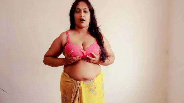 Horny Indian In Arya Masturabating Her Self - hclips.com - India on poweredporn.com
