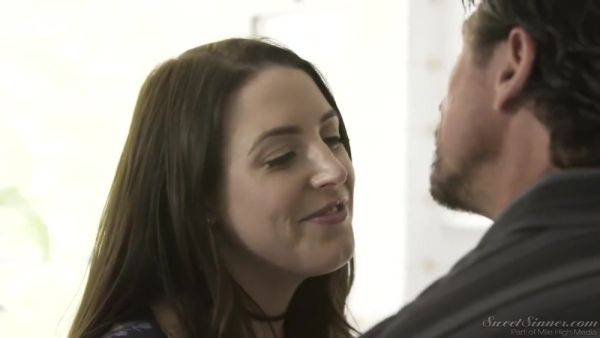 Tommy Gunn - Busty Young Lady Surprising Sex Video - hotmovs.com on poweredporn.com