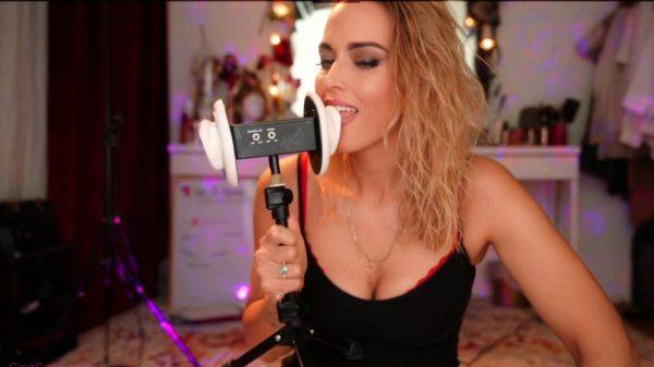 Amateur Webcam Chick Masturbates On Webcam More at - drtuber.com on poweredporn.com