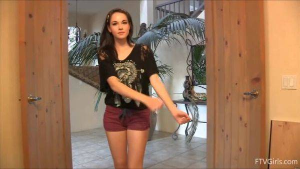 Solo Brunette Dream: Rachel - veryfreeporn.com on poweredporn.com