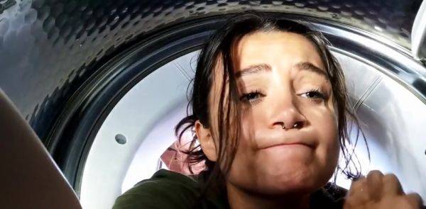 Le pote de mon mari me baise avant son retour (pornhoader ) - txxx.com - France on poweredporn.com