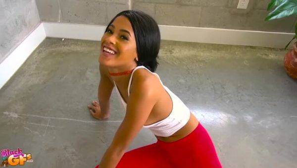 Facial Fun with Amateur Brunette - xxxfiles.com on poweredporn.com