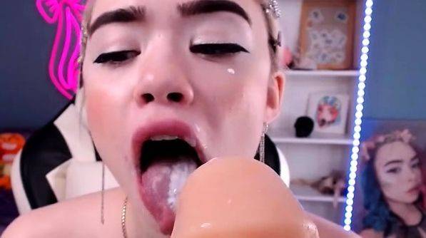 Amateur Blonde Teen Plays Solo with Toy Webcam Porn - drtuber.com on poweredporn.com