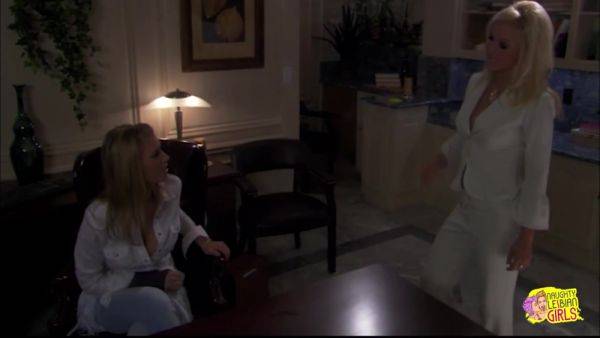 Lesbian Fun In The Office After The Lights Are Out With Kissing Fingering And 69 - hotmovs.com on poweredporn.com