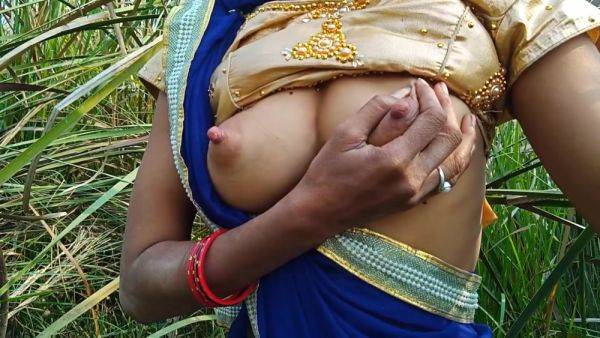 Making Nude Video By Village Girl For Her Boyfriend In Fields - videohdzog.com on poweredporn.com