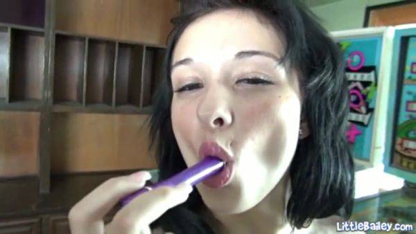 Little Bailey Masturbate and Fingering Pussy - hotmovs.com on poweredporn.com