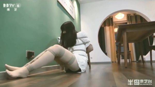 Snake Tight Bondage Jumping And Escaping - upornia.com on poweredporn.com