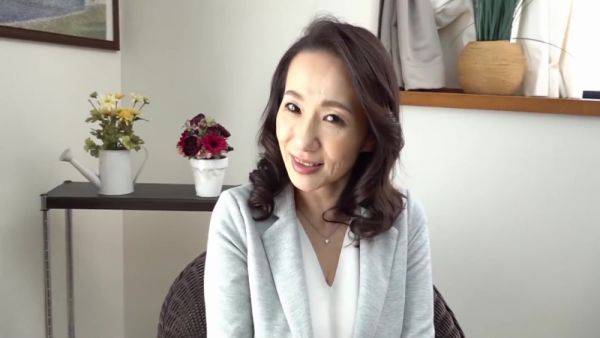 H057g01 Fifty Mature Woman With A Neat Atmosphere Is The First Av! Big Breasts Shake On A Slim Body! - videomanysex.com on poweredporn.com