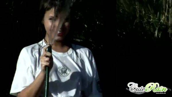 Gorgeous petite lesbians get wet - txxx.com on poweredporn.com