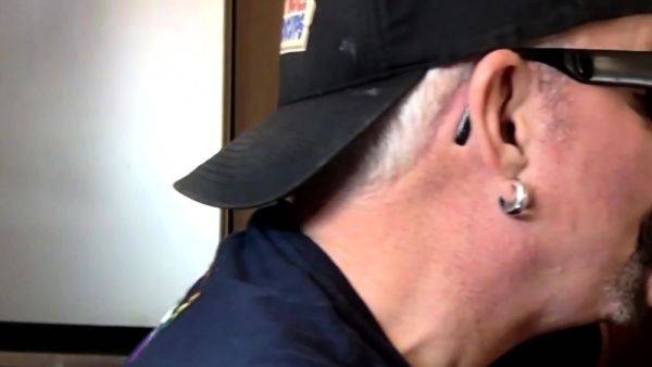 Gloryhole DILF sucks in homemade closeup - drtuber.com on poweredporn.com