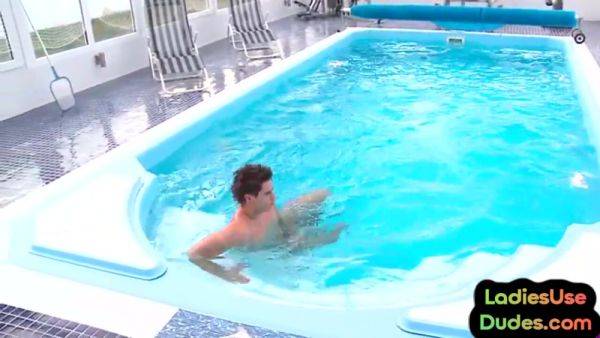 Pegging CFNM babes in heels fuck sissy in 3way with strapon - txxx.com on poweredporn.com