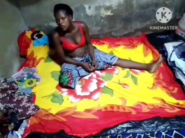 Offers Me Her Pussy On The Holiday - hclips.com on poweredporn.com