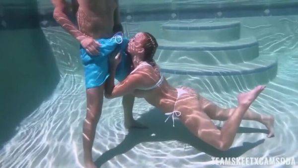 Alexis Monroe: Wet & Busty - veryfreeporn.com on poweredporn.com