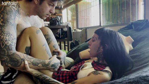 Le Meto Pija En La Boca Y Se Da Cuenta - Juego Sexual! - hclips.com on poweredporn.com