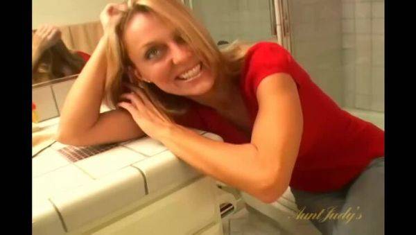 Brenda's Bathroom Masturbation Shower - xxxfiles.com on poweredporn.com