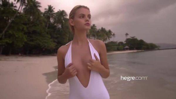 Brunette Ariel's Sunset Orgasm - veryfreeporn.com on poweredporn.com