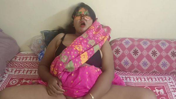 Desi Bhabhi Ki Jawani Aur Chut Ki Pani Pine Ke Liye Taiyar Ho Kya Sab ? - desi-porntube.com on poweredporn.com