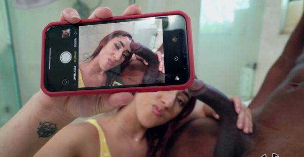 Aroused y*** babe handles tasty BBC in loud live shag - alphaporno.com on poweredporn.com