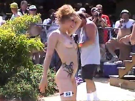 Amateur hottie fucked outdoor in public - drtuber.com on poweredporn.com