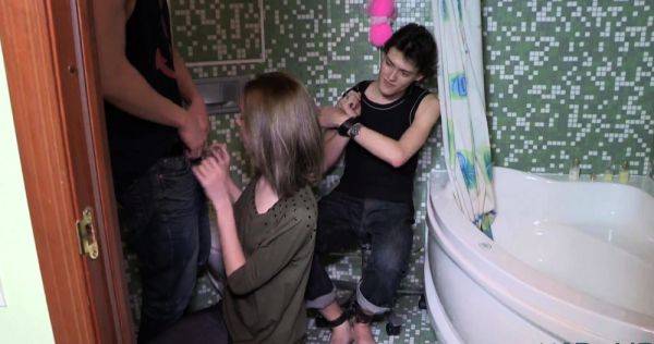 Sassy russian girlfriend Foxy Di agrees to hardocore sex - drtuber.com - Russia on poweredporn.com