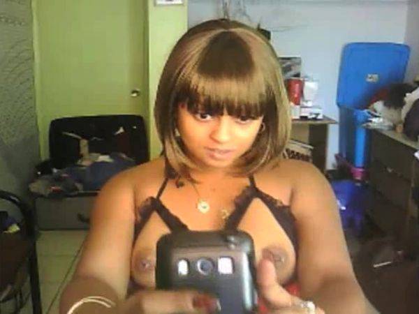 Throwback - Cell Phone Selfie With Red Bone - upornia.com on poweredporn.com