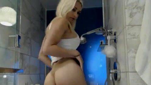 Haley Ryder Strip Before Shower - drtuber.com on poweredporn.com