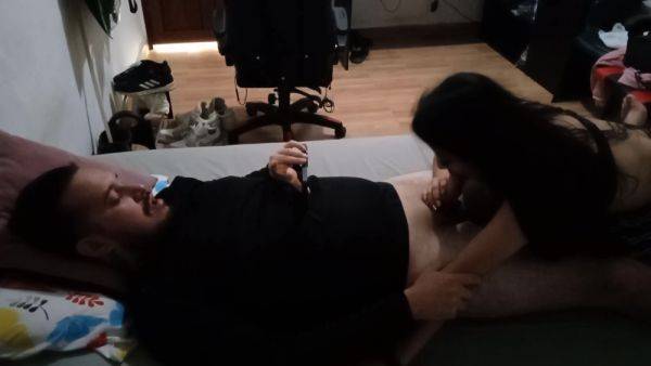 Pillo A Mi Esposa Chupandole Verga Y Seduciendo A Mi Mejor Amigo - hclips.com on poweredporn.com