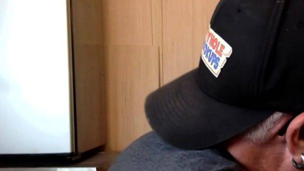 Gloryhole homemade DILF sucks neighbor - drtuber.com on poweredporn.com