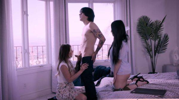 Sexy stepmom and stepsis threesome fuck - drtuber.com on poweredporn.com