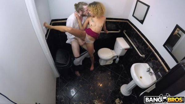 Xianna Hill & Brick Danger: Generous Tip via Intimate Act / 05.01.2018 - xxxfiles.com on poweredporn.com