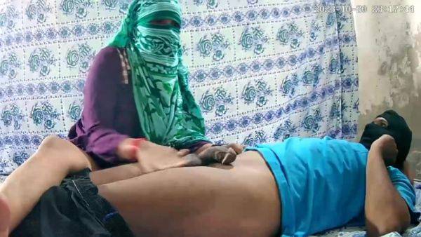 Uk Delivery Boy And Girl Sex In The Park - desi-porntube.com on poweredporn.com